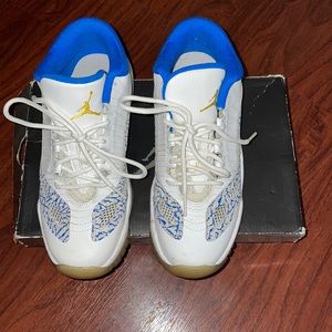 Jordan 11 Retro. Size 5. White/zest- Argon blue